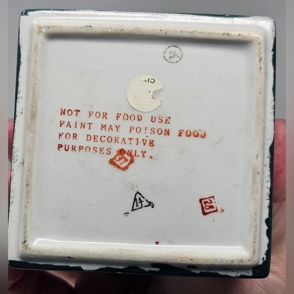 Vintage Porcelain Hand Painted Gold Trim Green Chinese Decorative Trinket Box - Picture 7 of 12